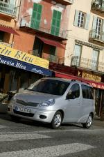 Toyota Yaris Verso 2003 года